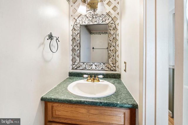 5 GLENN ALPINE CT, Clementon, NJ 08021