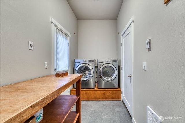 26787 Red Maple Lane NE, Kingston, WA 98346