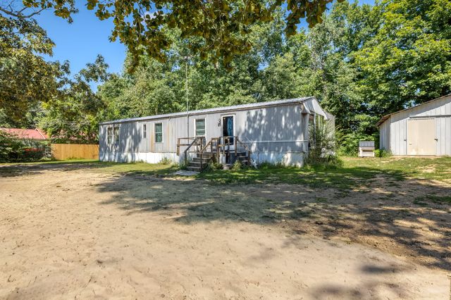 179 Reeves Rd, Hohenwald, TN 38462