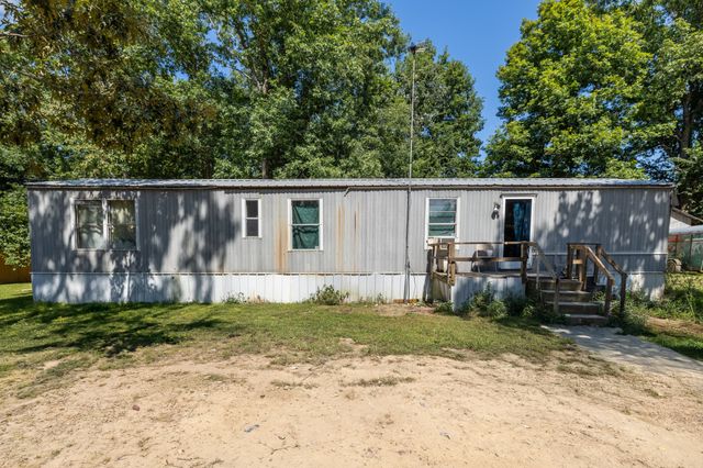 179 Reeves Rd, Hohenwald, TN 38462