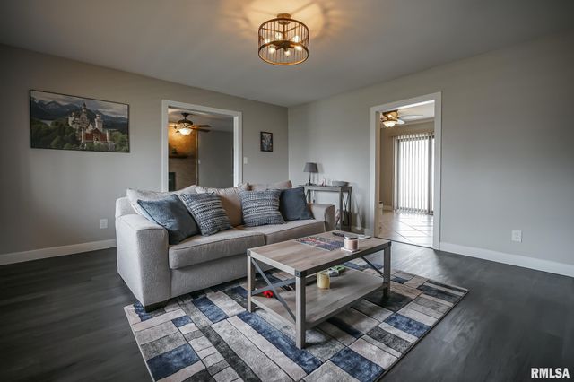 2307 W CINDY Lane, Peoria, IL 61614