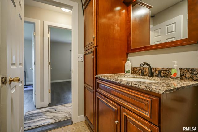 2307 W CINDY Lane, Peoria, IL 61614