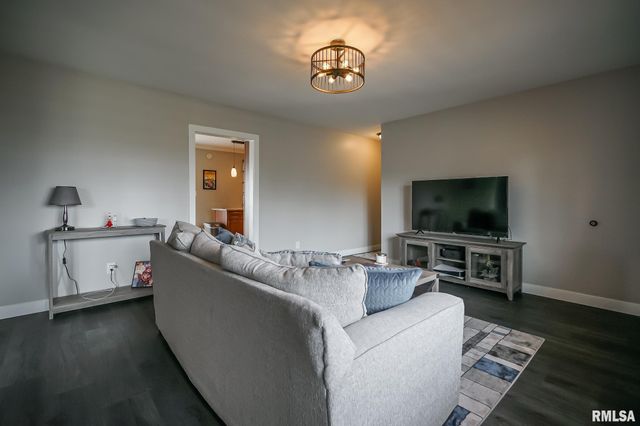 2307 W CINDY Lane, Peoria, IL 61614