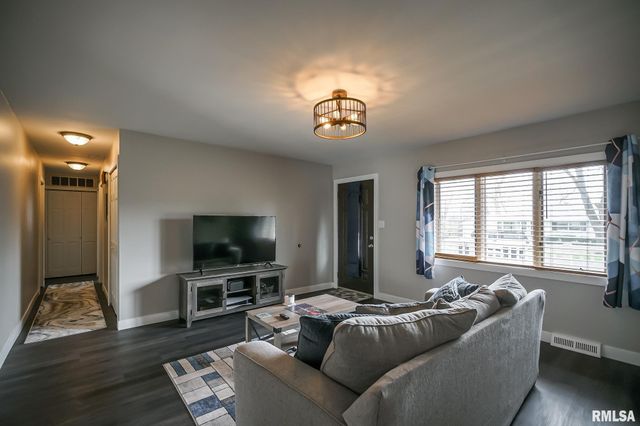 2307 W CINDY Lane, Peoria, IL 61614