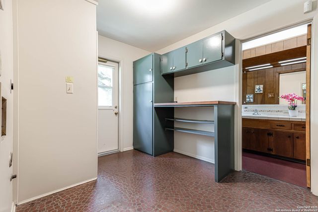 835 Fabulous, San Antonio, TX 78216