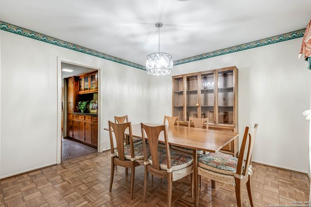 835 Fabulous, San Antonio, TX 78216