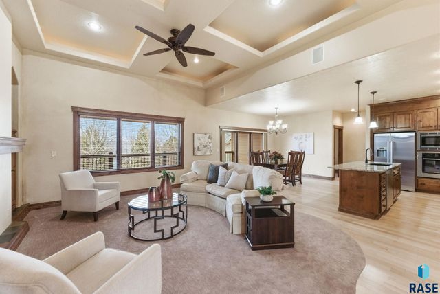 1325 W Wicklow Ct Court, Sioux Falls, SD 57108