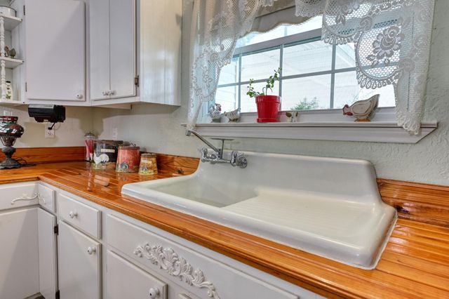 5248 Fm 457, Bay City, TX 77414