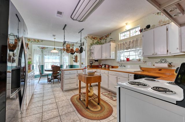 5248 Fm 457, Bay City, TX 77414