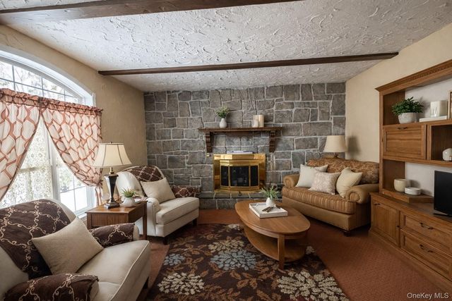 15 Palm Street, Selden, NY 11784