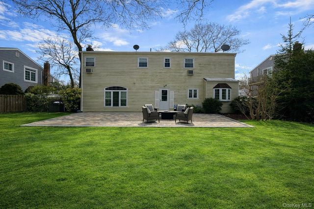 15 Palm Street, Selden, NY 11784