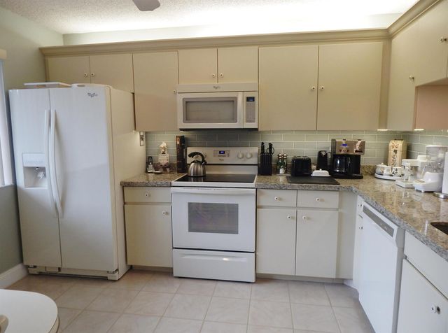 6698 N 10th Ave N 215, Lake Worth, FL 33467
