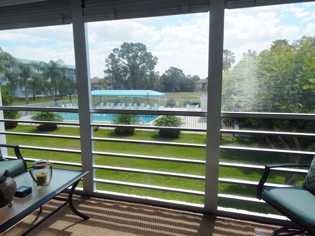 6698 N 10th Ave N 215, Lake Worth, FL 33467