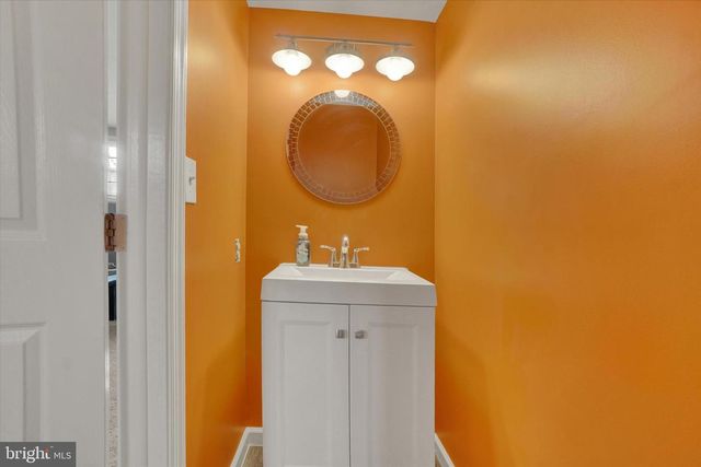 103 OVERVIEW CIR E, Red Lion, PA 17356