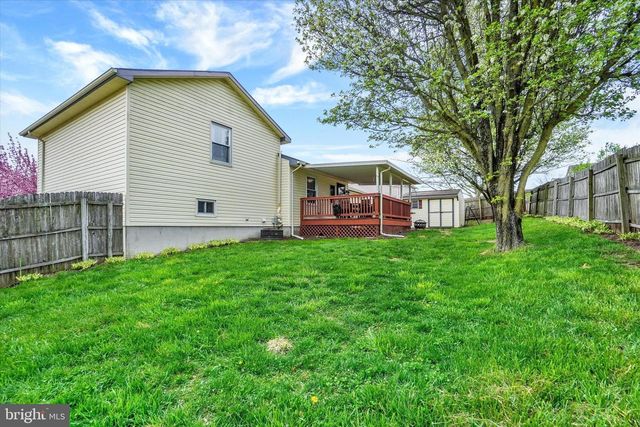 103 OVERVIEW CIR E, Red Lion, PA 17356