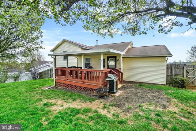 103 OVERVIEW CIR E, Red Lion, PA 17356