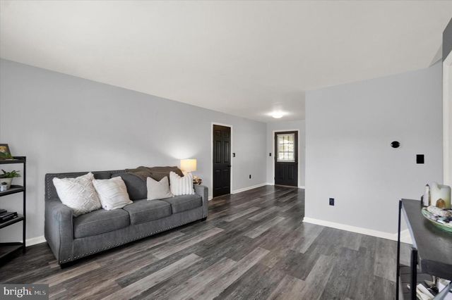 103 OVERVIEW CIR E, Red Lion, PA 17356