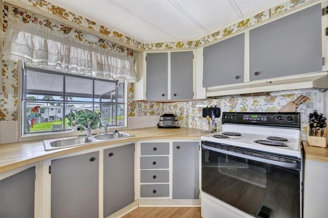 129 E SAINT LUCIA LOOP, Apollo Beach, FL 33572