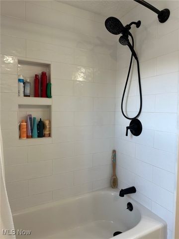 2762 Elmwood Street, Cuyahoga Falls, OH 44221