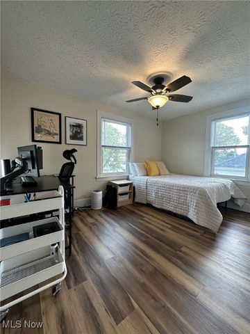 2762 Elmwood Street, Cuyahoga Falls, OH 44221