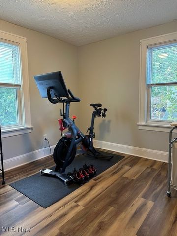 2762 Elmwood Street, Cuyahoga Falls, OH 44221