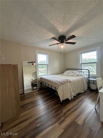 2762 Elmwood Street, Cuyahoga Falls, OH 44221