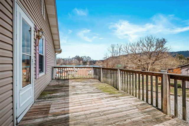 90 Cowbell Avenue, Williamsburg, KY 40769