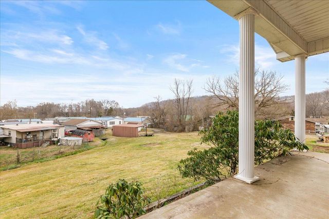 90 Cowbell Avenue, Williamsburg, KY 40769
