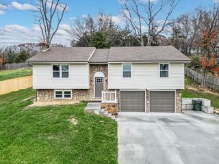 1812 Ridge Road, Leavenworth, KS 66048