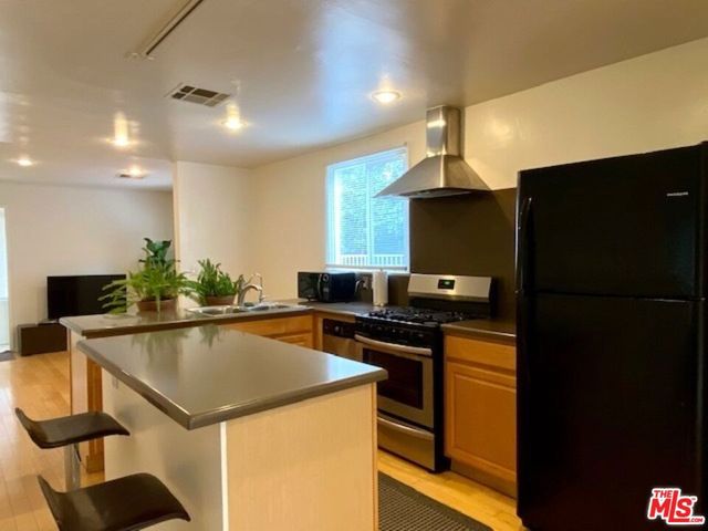 11673 Mississippi Avenue, Los Angeles, CA 90025