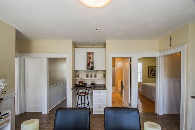 51 Sterling St 3, Worcester, MA 01610