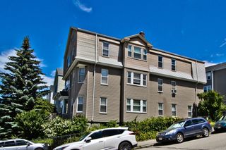 51 Sterling St 3, Worcester, MA 01610