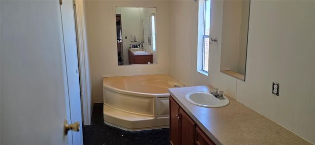 9338 E San Marcos Highway, Fentress, TX 78622