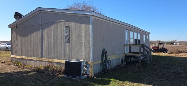 9338 E San Marcos Highway, Fentress, TX 78622