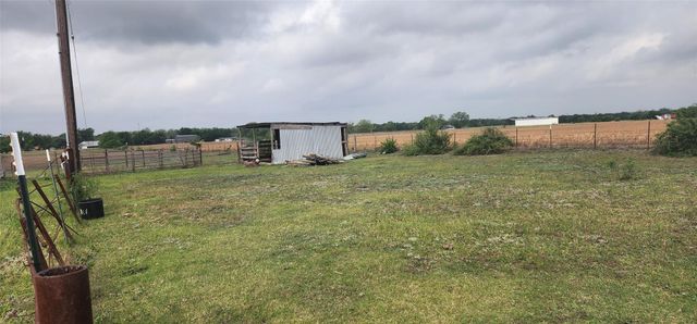 9338 E San Marcos Highway, Fentress, TX 78622