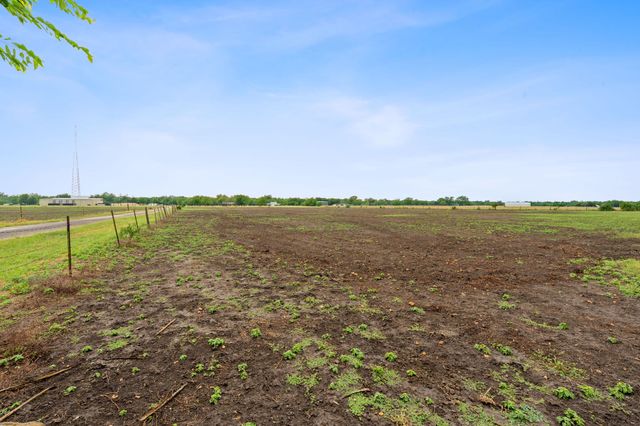 9338 E San Marcos Highway, Fentress, TX 78622