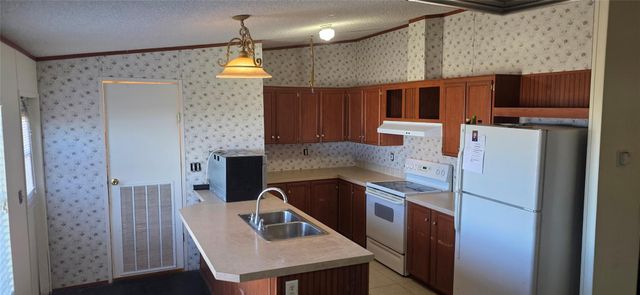 9338 E San Marcos Highway, Fentress, TX 78622