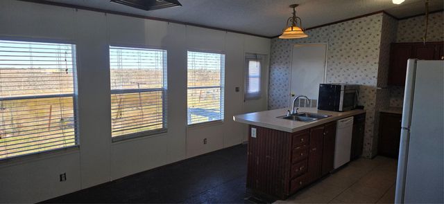 9338 E San Marcos Highway, Fentress, TX 78622