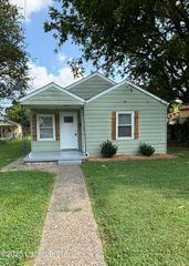 831 Dresden Ave, Louisville, KY 40215