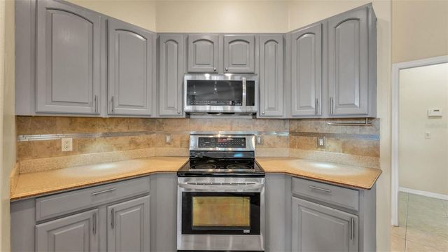 2664 COUNTRY CLUB ROAD N, Winter Haven, FL 33881