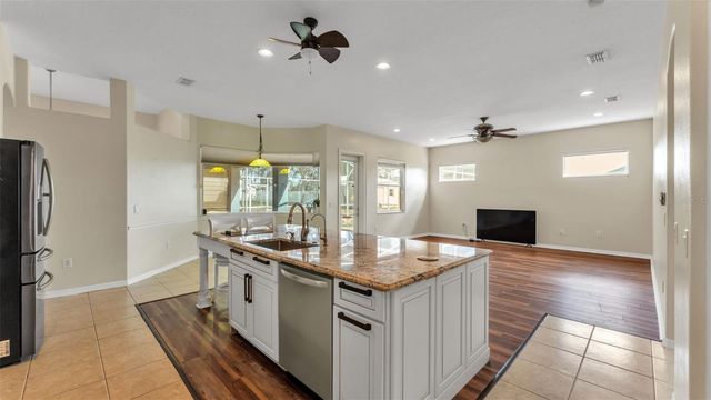 2664 COUNTRY CLUB ROAD N, Winter Haven, FL 33881