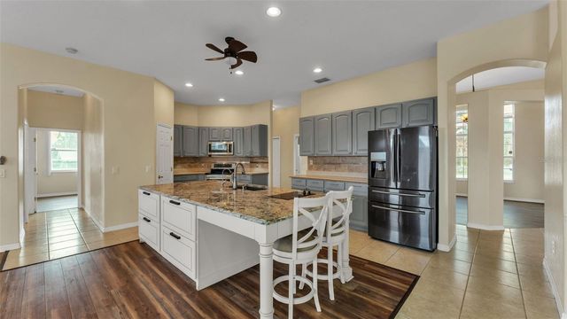 2664 COUNTRY CLUB ROAD N, Winter Haven, FL 33881