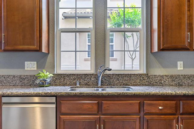 67 Sluice Way, Folsom, CA 95630