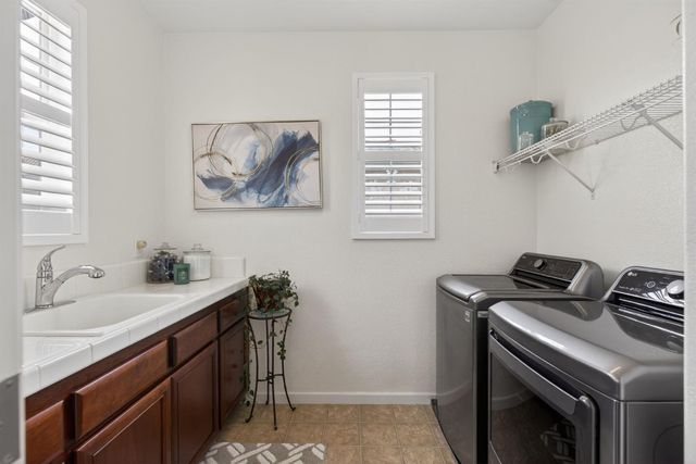 67 Sluice Way, Folsom, CA 95630