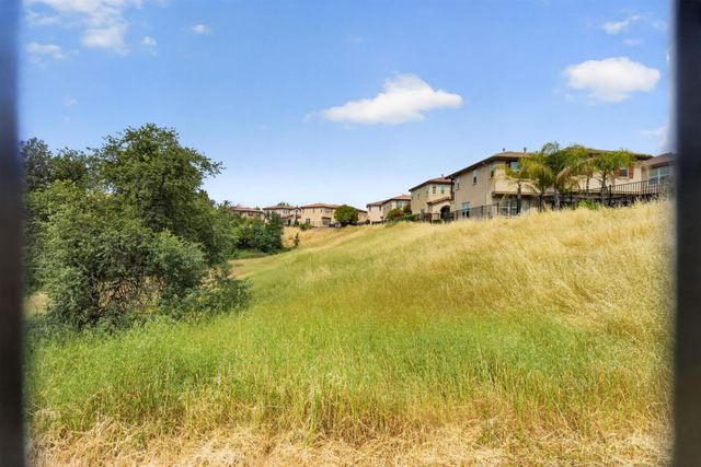 67 Sluice Way, Folsom, CA 95630