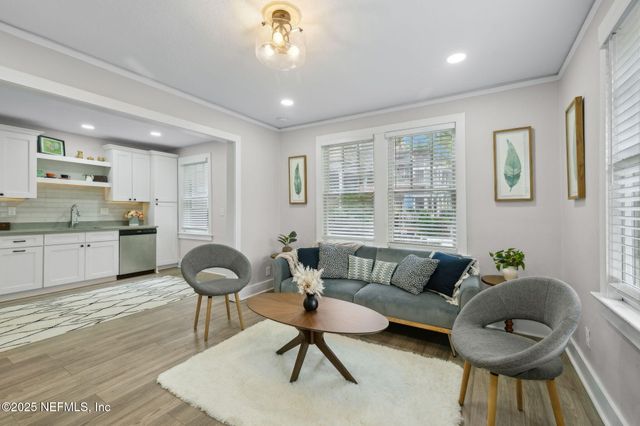 240 E 6TH Street, Jacksonville, FL 32206