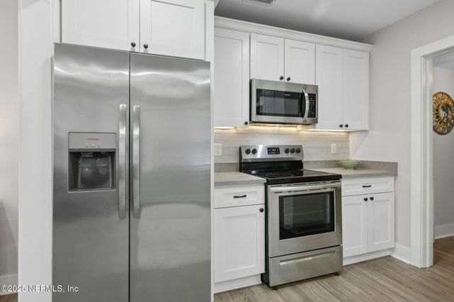 240 E 6TH Street, Jacksonville, FL 32206