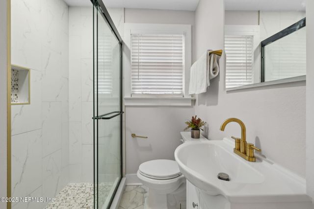 240 E 6TH Street, Jacksonville, FL 32206