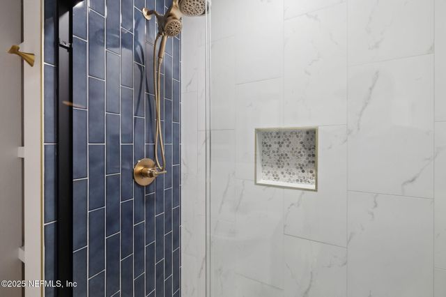 240 E 6TH Street, Jacksonville, FL 32206