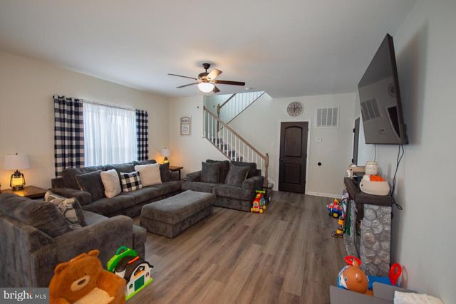 90 LARIMAR LN, Inwood, WV 25428